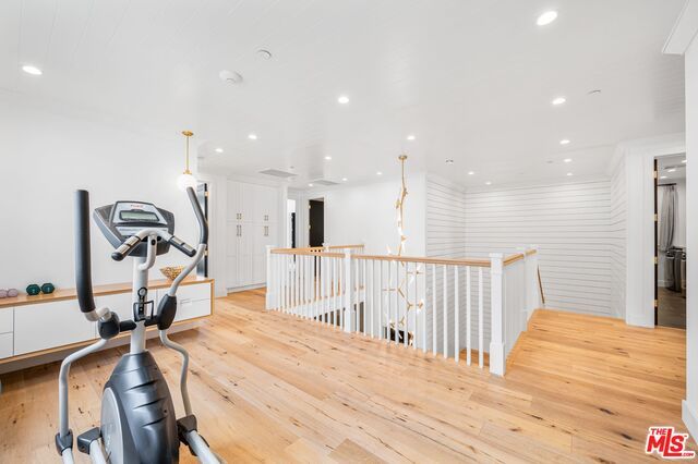 Fitness Equipment, Interior, Pendant Lights, Recessed Lighting, Wood Texture Flooring