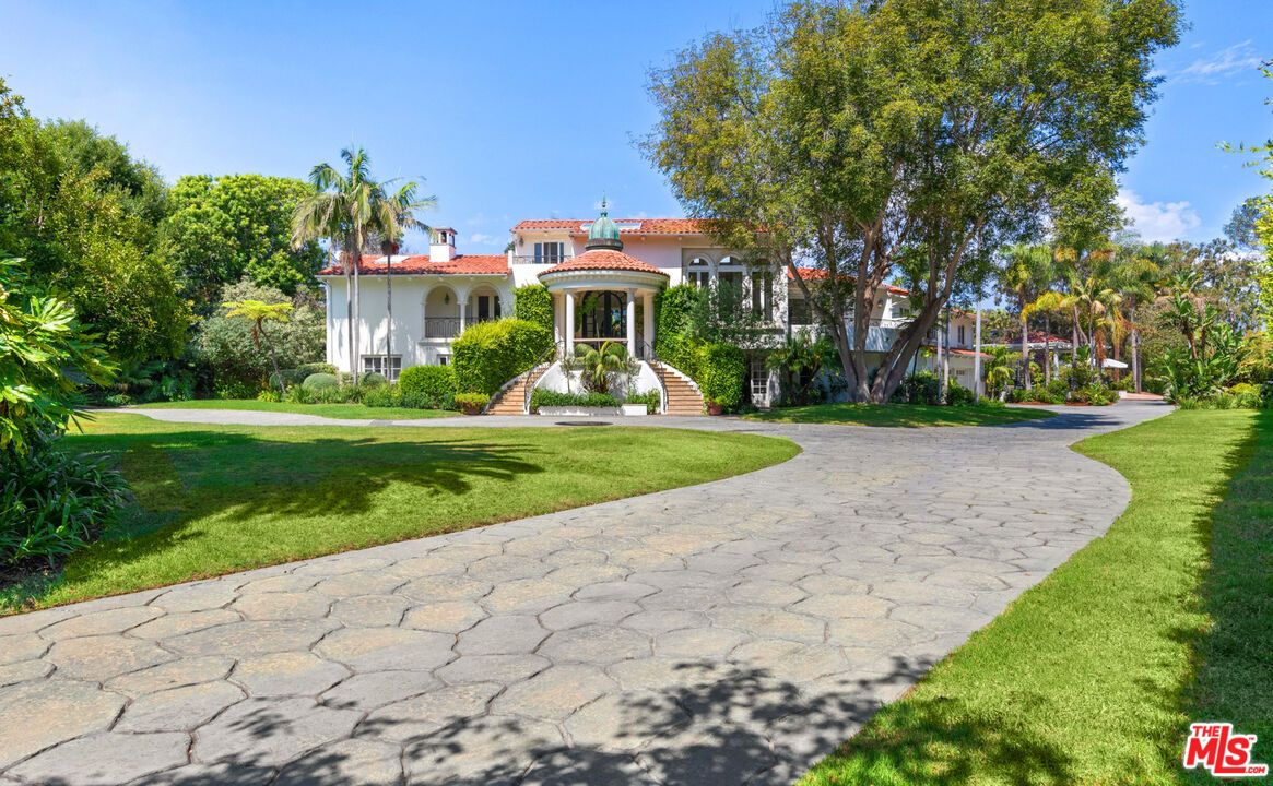Backyard, Exterior, Facade, Spanish Mediterranean