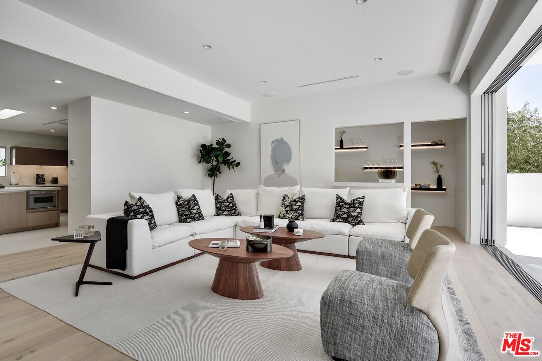 Interior, Kitchen, Living room, Recessed Lighting, Wood Texture Flooring