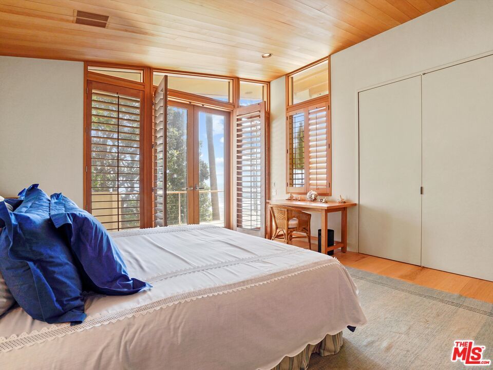 Bedroom, Interior, Recessed Lighting, Wooden Ceilings, Wood Texture Flooring