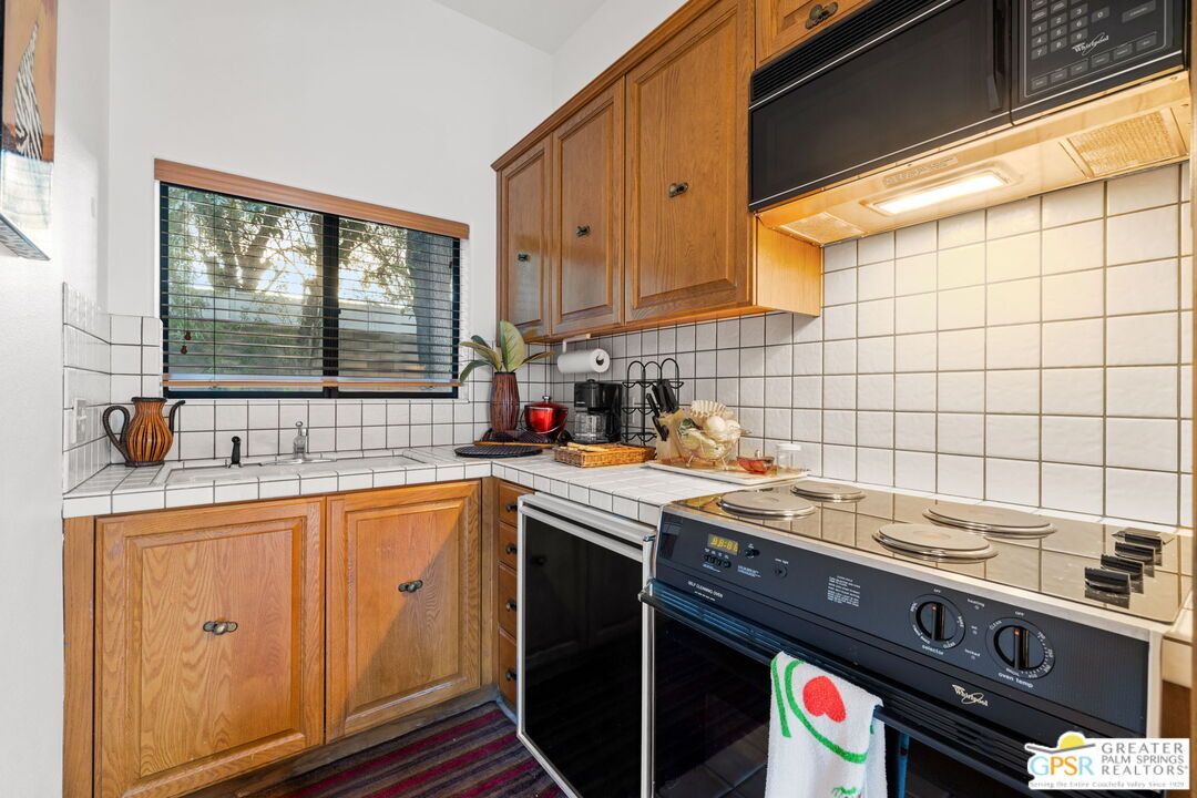 Interior, Kitchen, Tile Countertops