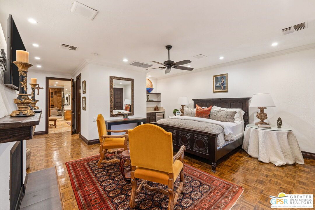 Bedroom, Dining room, Interior, Recessed Lighting, Wood Texture Flooring