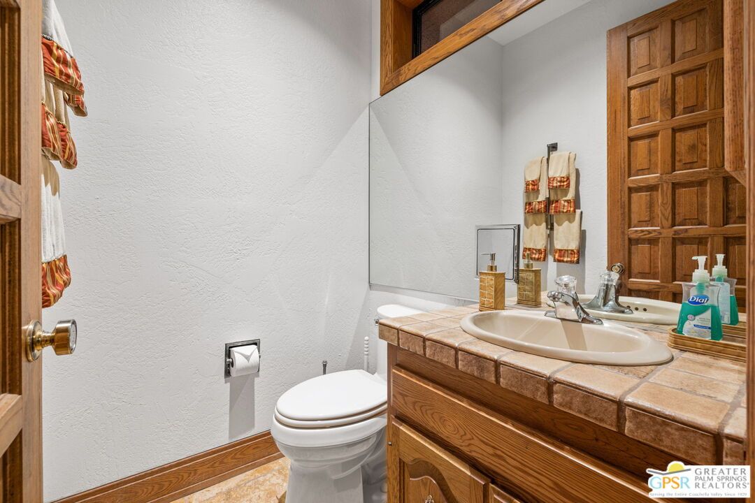 Bathroom, Interior, Tile Countertops