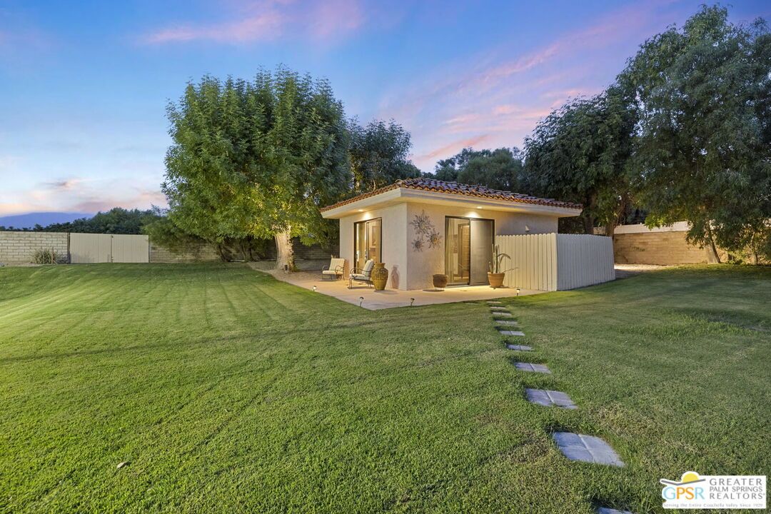 Backyard, Exterior