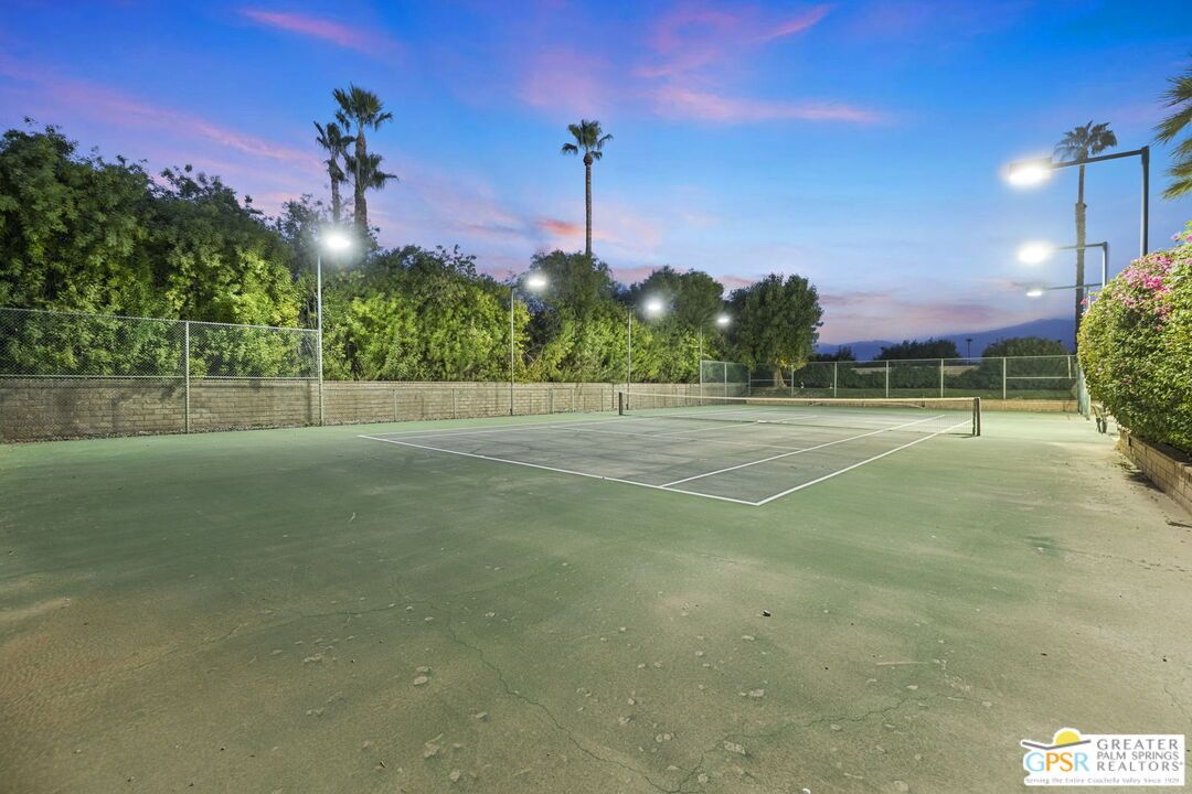 Exterior, Tennis Courts