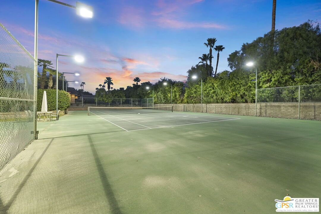 Exterior, Tennis Courts