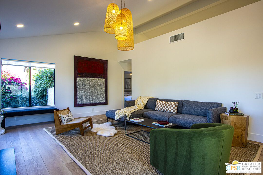 Interior, Living room, Pendant Lights, Recessed Lighting, Wood Texture Flooring