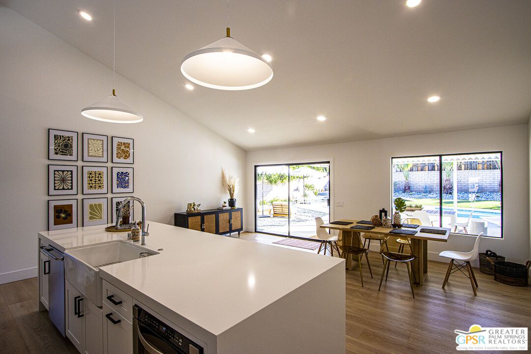Dining room, Interior, Kitchen, Pendant Lights, Recessed Lighting, Wood Texture Flooring