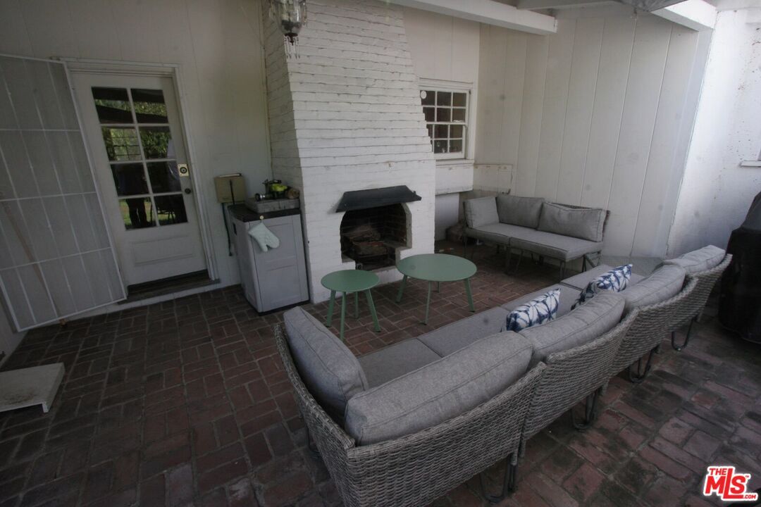 Exterior, Fireplace