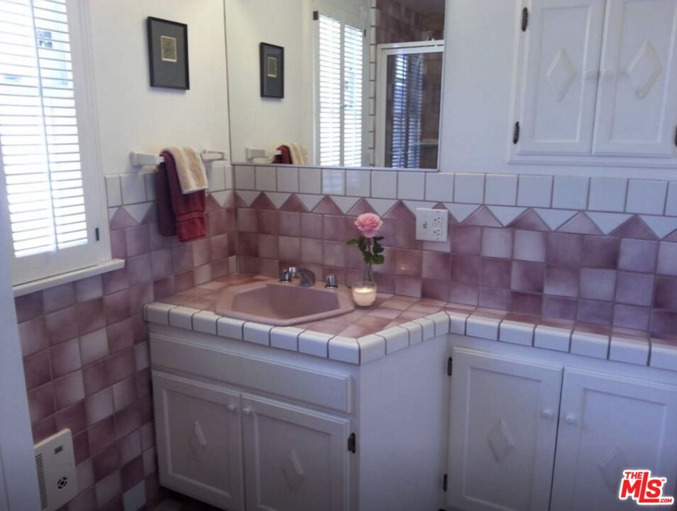 Bathroom, Interior, Tile Countertops