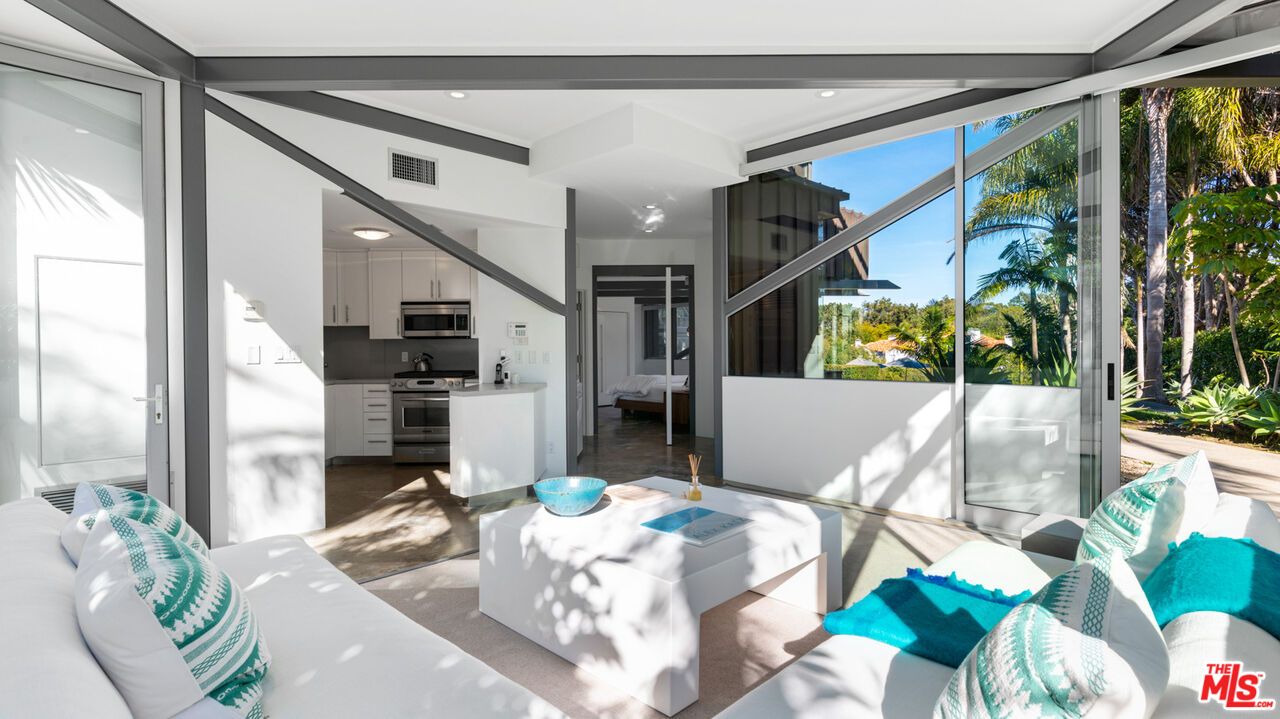 Interior, Kitchen, Living room, Recessed Lighting, Stainless Steel Appliances