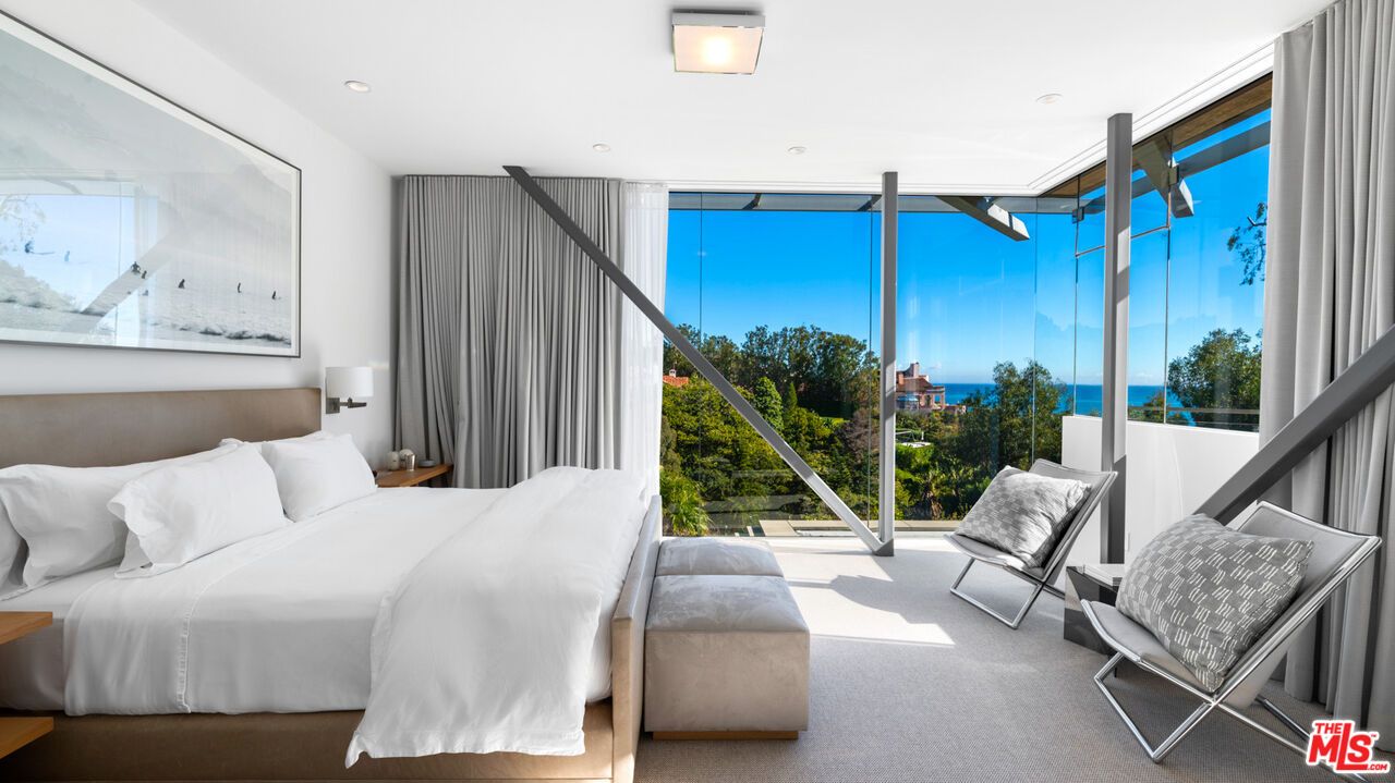 Bedroom, Interior, Recessed Lighting, Water