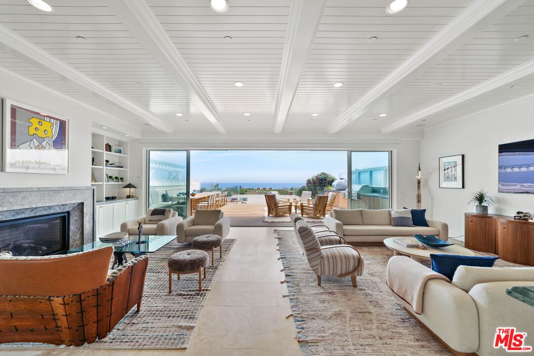 Fireplace, Interior, Living room, Recessed Lighting