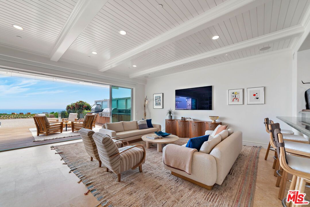 Interior, Living room, Recessed Lighting, Water