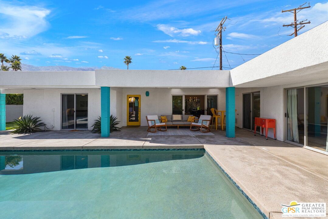 Exterior, Pool