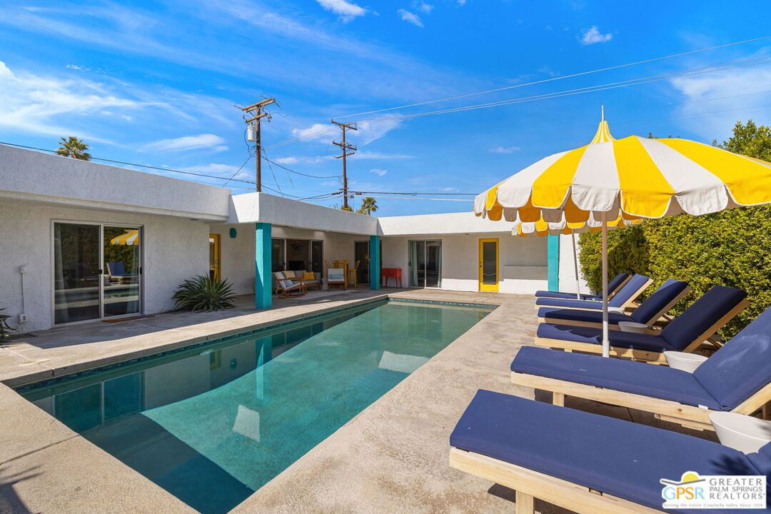 Exterior, Pool