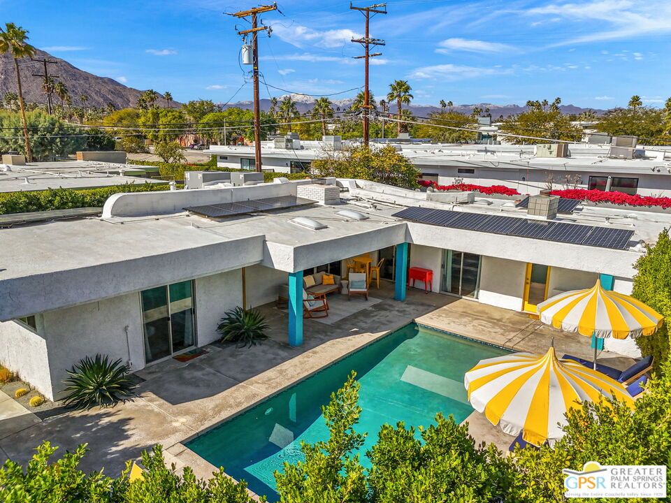 Exterior, Pool