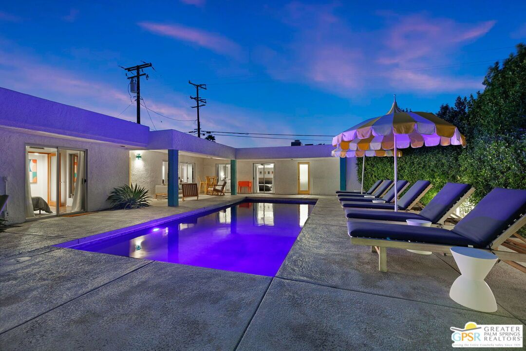 Exterior, Pool