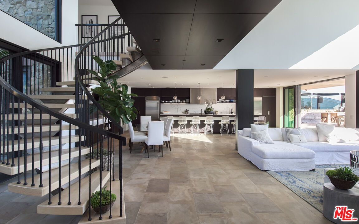 Dining room, Interior, Kitchen, Living room, Pendant Lights, Recessed Lighting, Stainless Steel Appliances