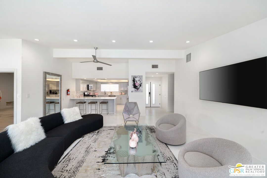 Interior, Kitchen, Living room, Recessed Lighting, Wood Texture Flooring