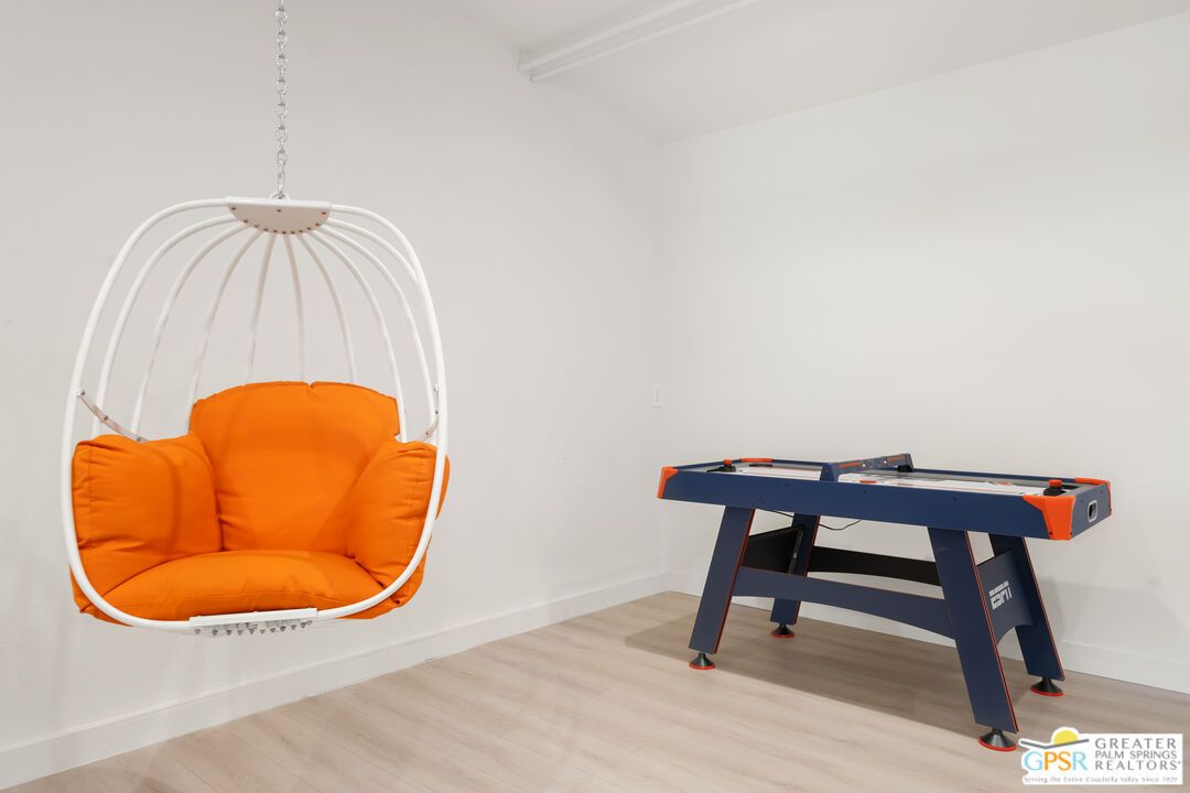 Interior, Pendant Lights, Wood Texture Flooring