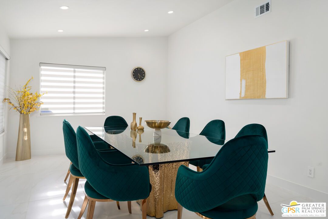 Dining room, Interior, Recessed Lighting