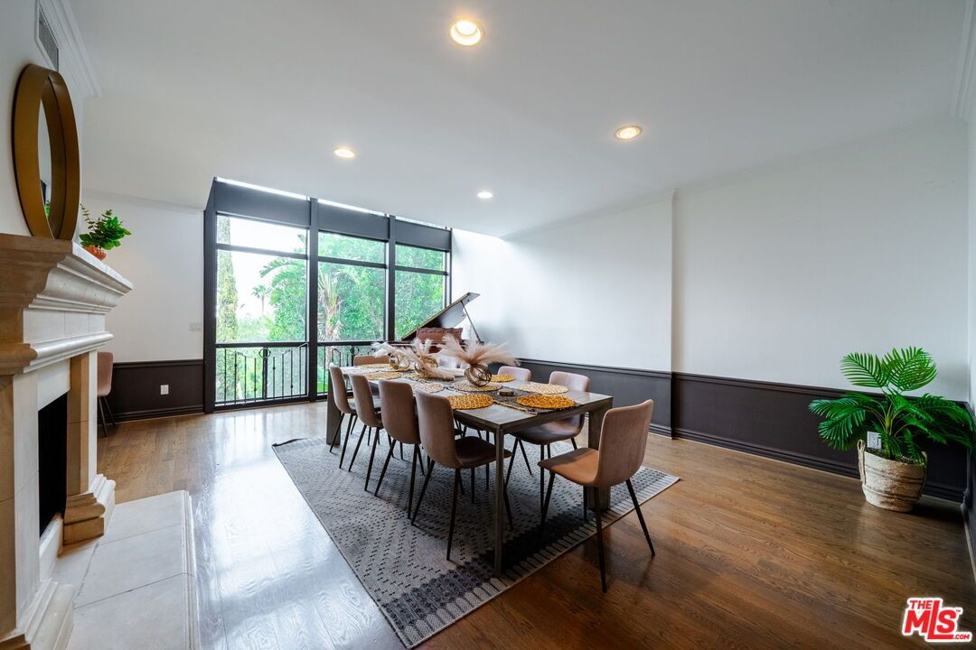 Dining room, Fireplace, Interior, Recessed Lighting, Wood Texture Flooring