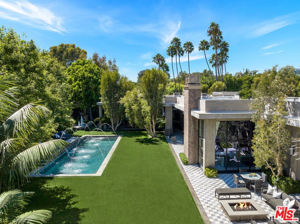 Backyard, Exterior, Pool