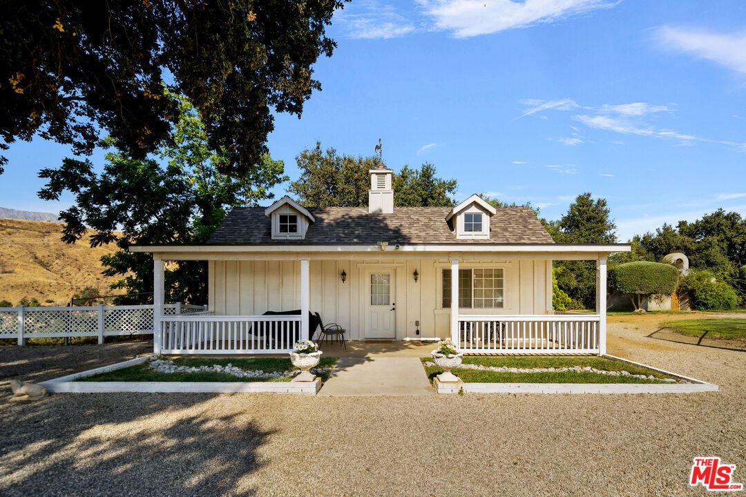 Backyard, Exterior, Facade, Cape Cod