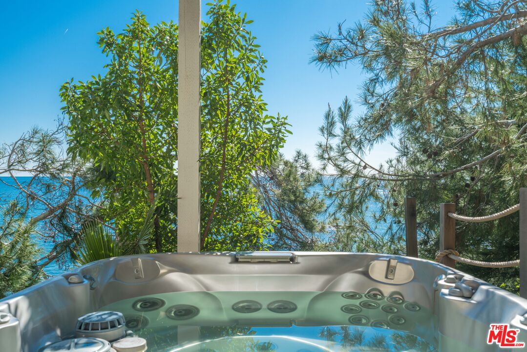 Exterior, Hot Tub