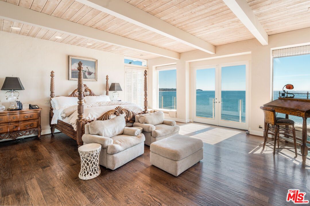 Bedroom, Interior, Living room, Water, Wooden Ceilings, Wood Texture Flooring