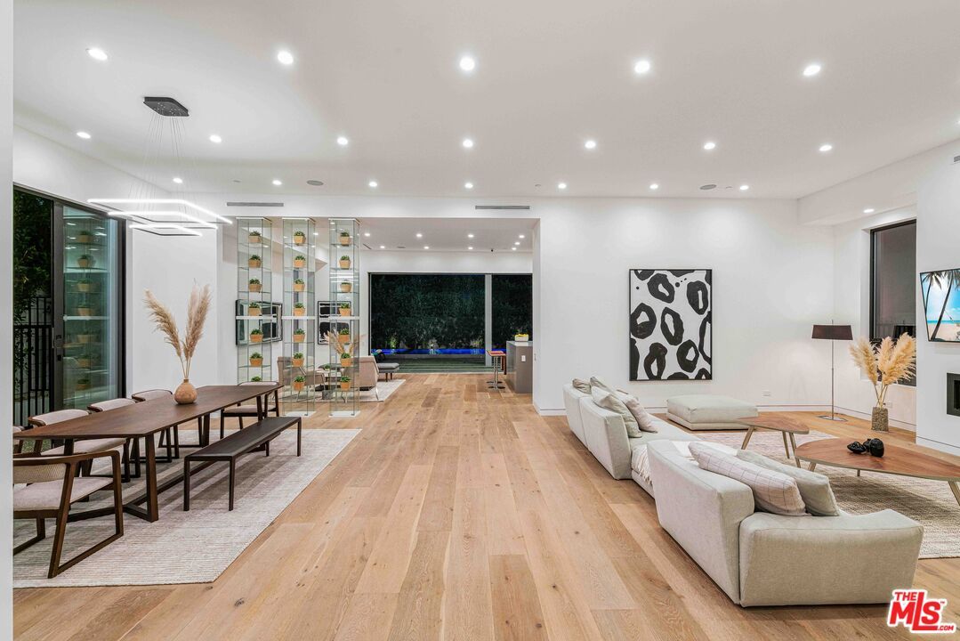 Dining room, Interior, Living room, Pendant Lights, Recessed Lighting, Wood Texture Flooring