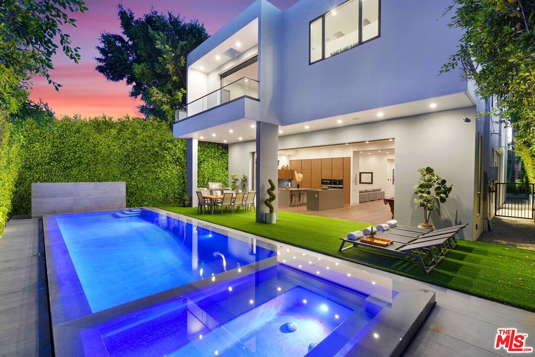 Backyard, Exterior, Pool