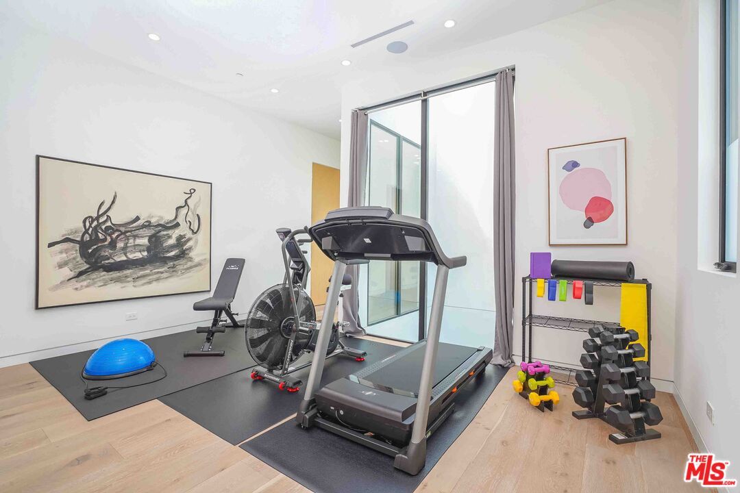 Fitness Equipment, Interior, Recessed Lighting, Wood Texture Flooring