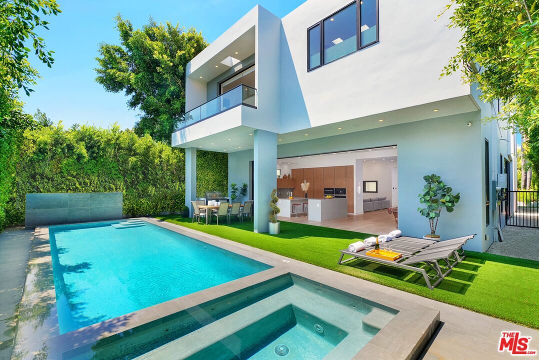 Backyard, Exterior, Pool