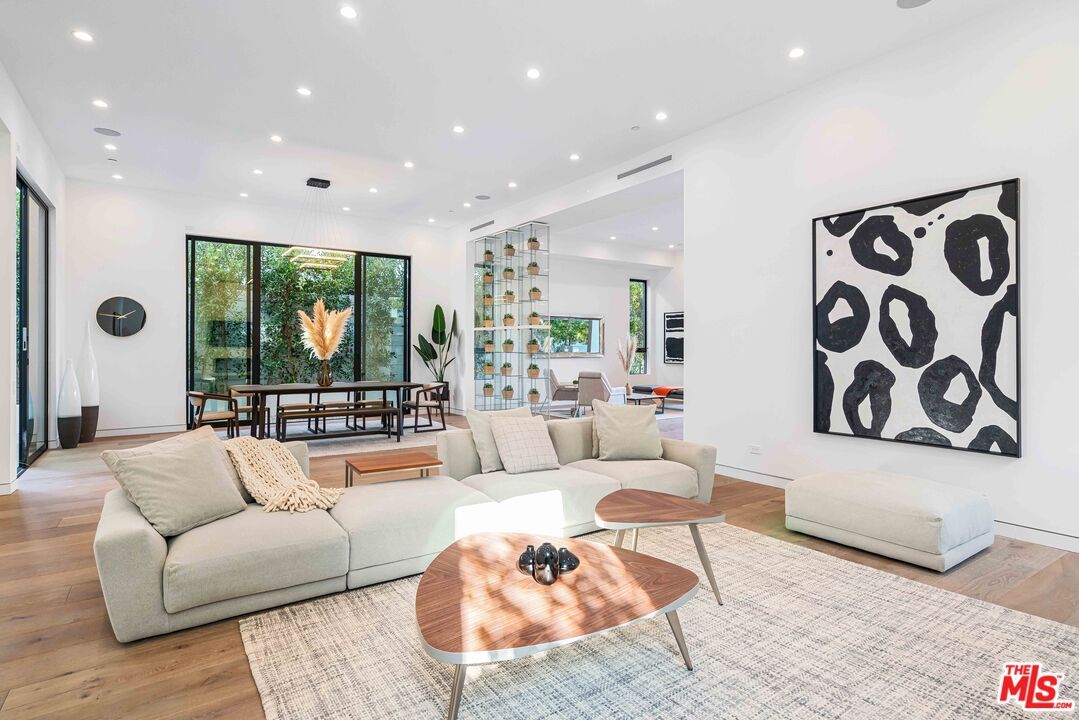 Dining room, Interior, Living room, Pendant Lights, Recessed Lighting, Wood Texture Flooring