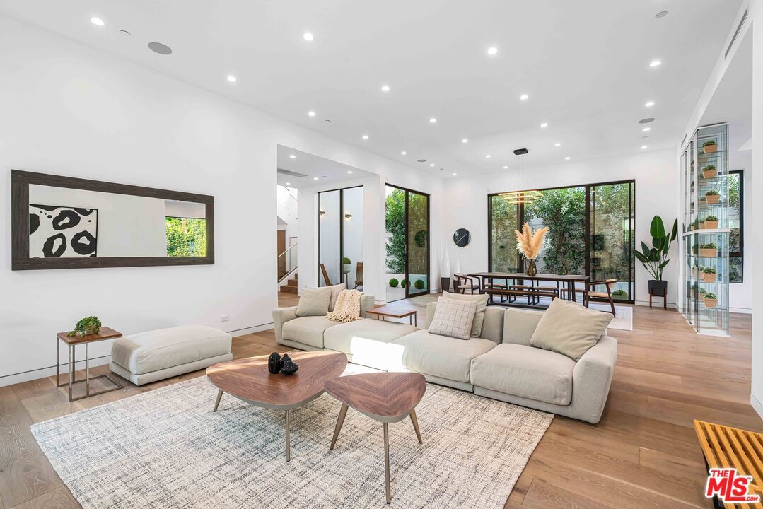 Dining room, Interior, Living room, Pendant Lights, Recessed Lighting, Wood Texture Flooring