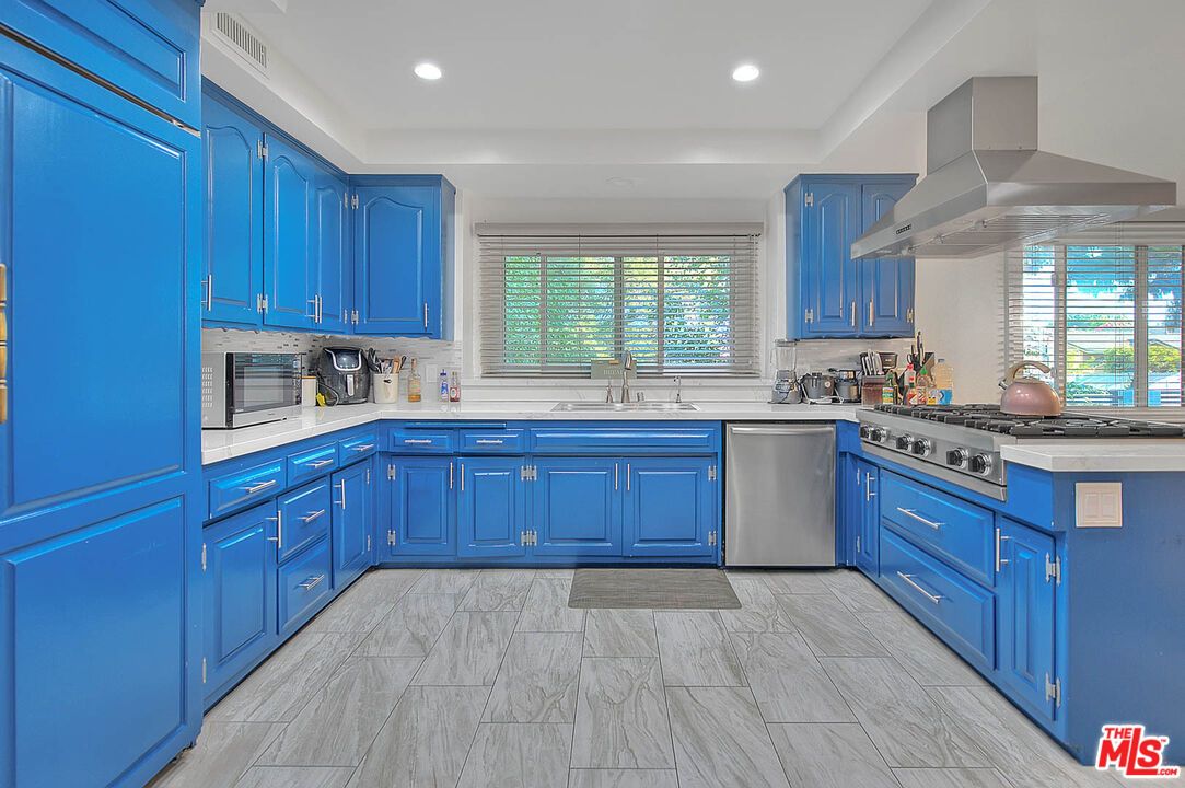 Interior, Kitchen, Marble, Recessed Lighting, Stainless Steel Appliances