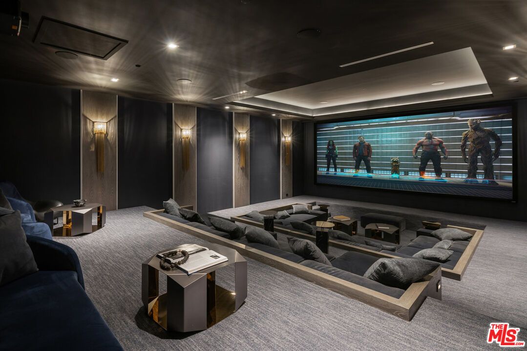 Interior, Projection Screen, Recessed Lighting, Theatre Room