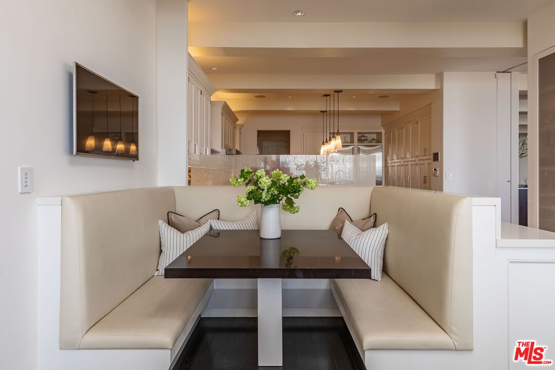 Dining room, Interior, Pendant Lights, Recessed Lighting, Wood Texture Flooring