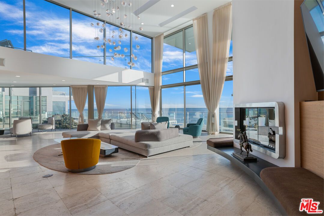 Interior, Living room, Pendant Lights, Recessed Lighting, Water