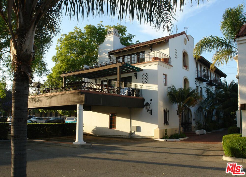 Exterior, Facade, Spanish Mediterranean