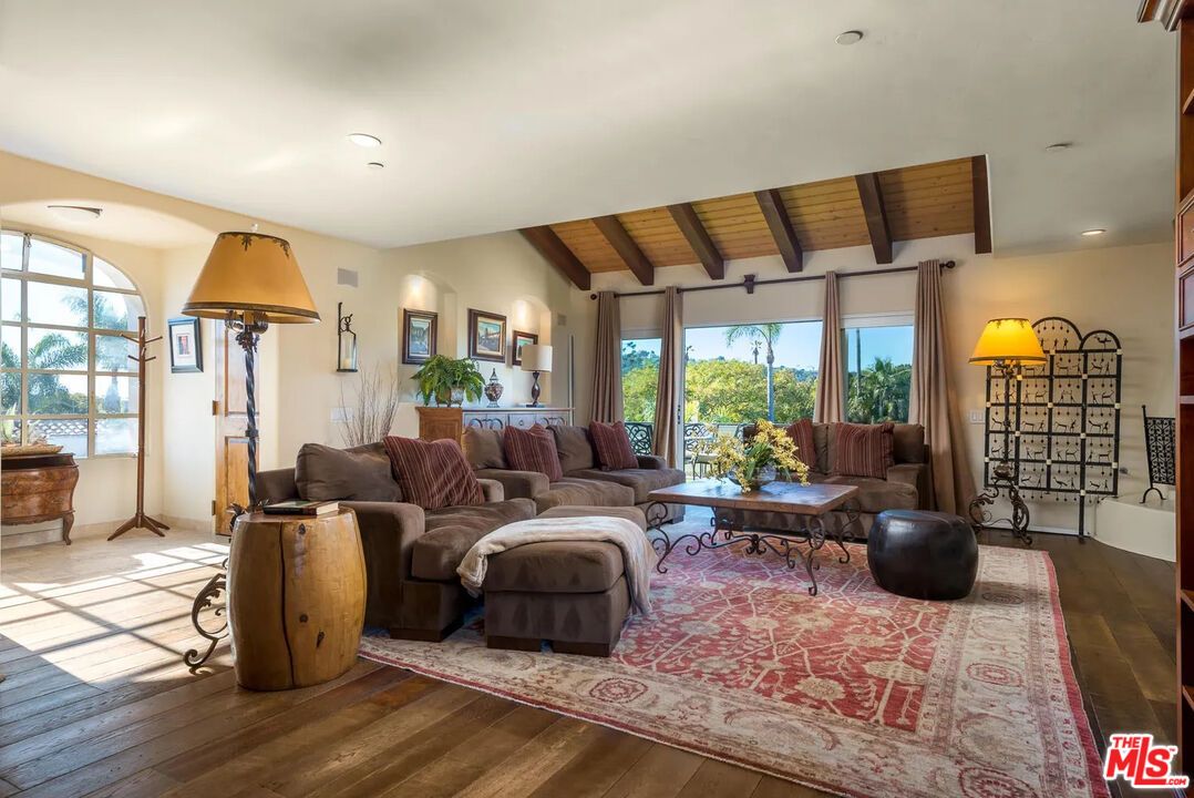 Interior, Living room, Recessed Lighting, Wooden Beams, Wooden Ceilings, Wood Texture Flooring