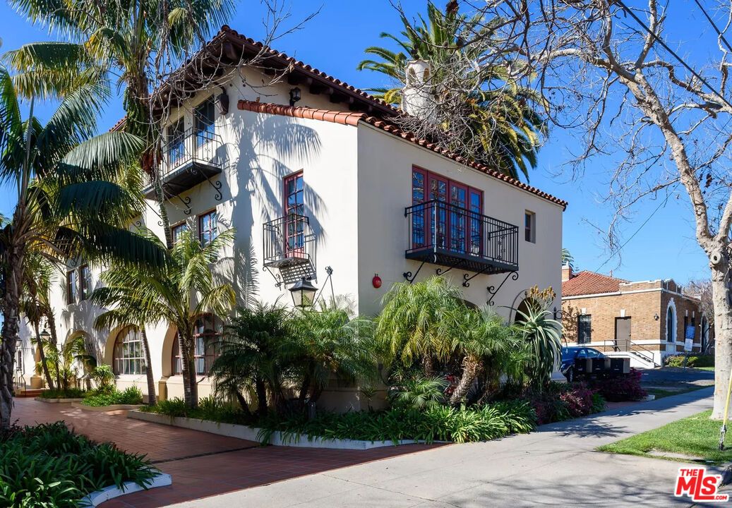 Exterior, Facade, Spanish Mediterranean