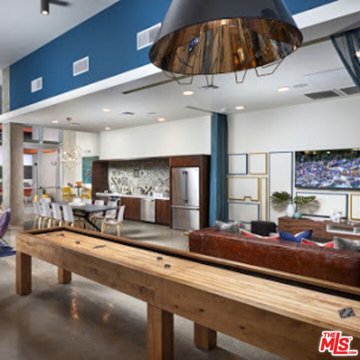 Dining room, Interior, Kitchen, Living room, Pendant Lights, Recessed Lighting, Stainless Steel Appliances