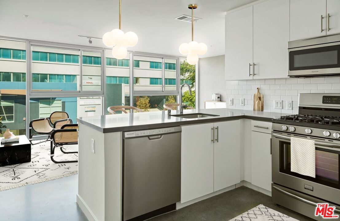Interior, Kitchen, Pendant Lights, Stainless Steel Appliances