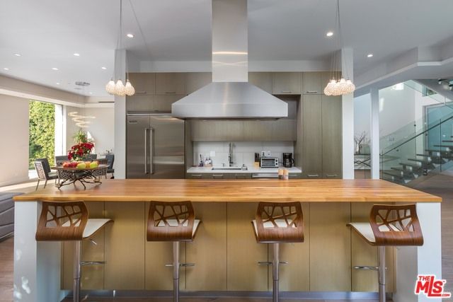 Chandelier, Dining room, Interior, Kitchen, Pendant Lights, Recessed Lighting, Stainless Steel Appliances