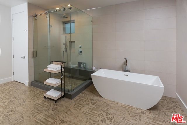 Bathroom, Free Standing Baths, Glass Shower, Interior, Recessed Lighting