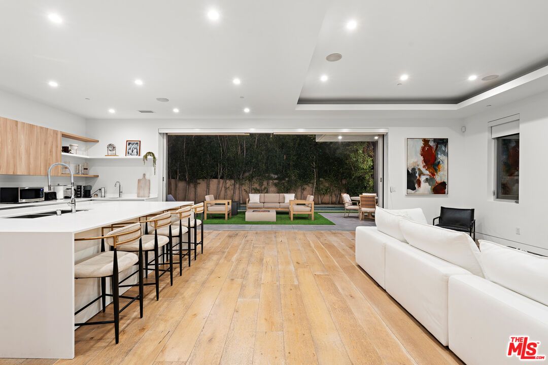 Interior, Kitchen, Living room, Recessed Lighting, Wood Texture Flooring