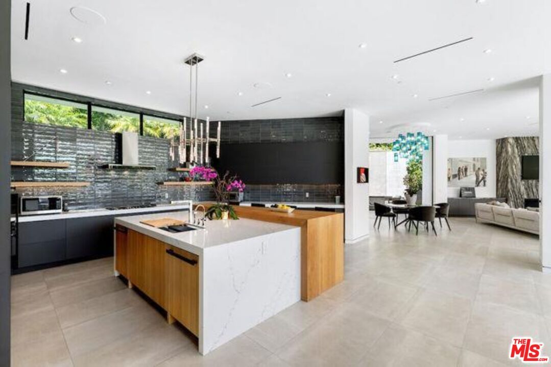Dining room, Interior, Kitchen, Pendant Lights, Recessed Lighting, Stainless Steel Appliances
